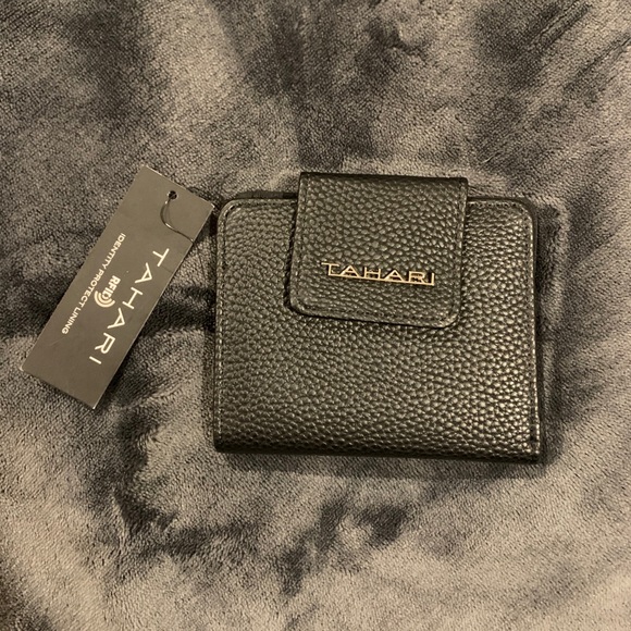 Tahari wallet - Picture 1 of 5